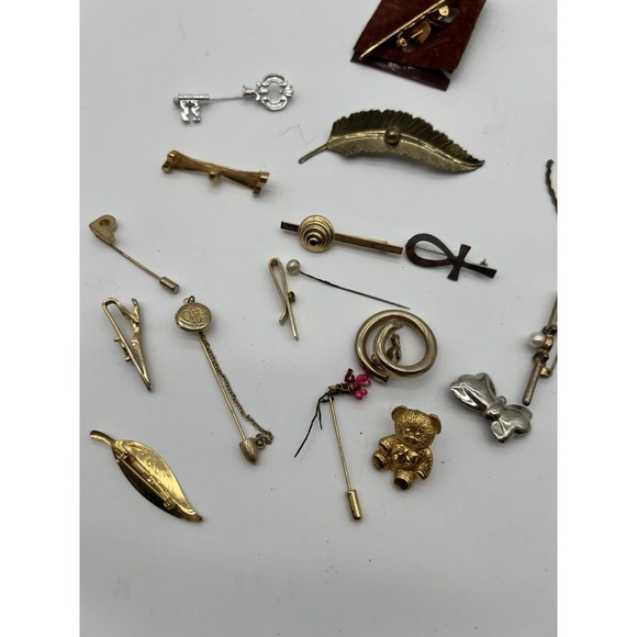 Vintage Estate Jewelry  Mix Rhinestone Costume Sign untested Brooches & Hat Pins - Picture 4 of 5